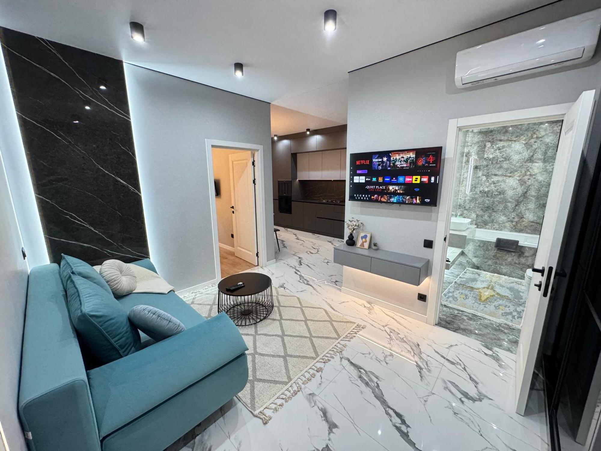 Two Bedroom Apartment In The Center, With Parking, Address Avram Iancu 32 Chişinǎu Buitenkant foto