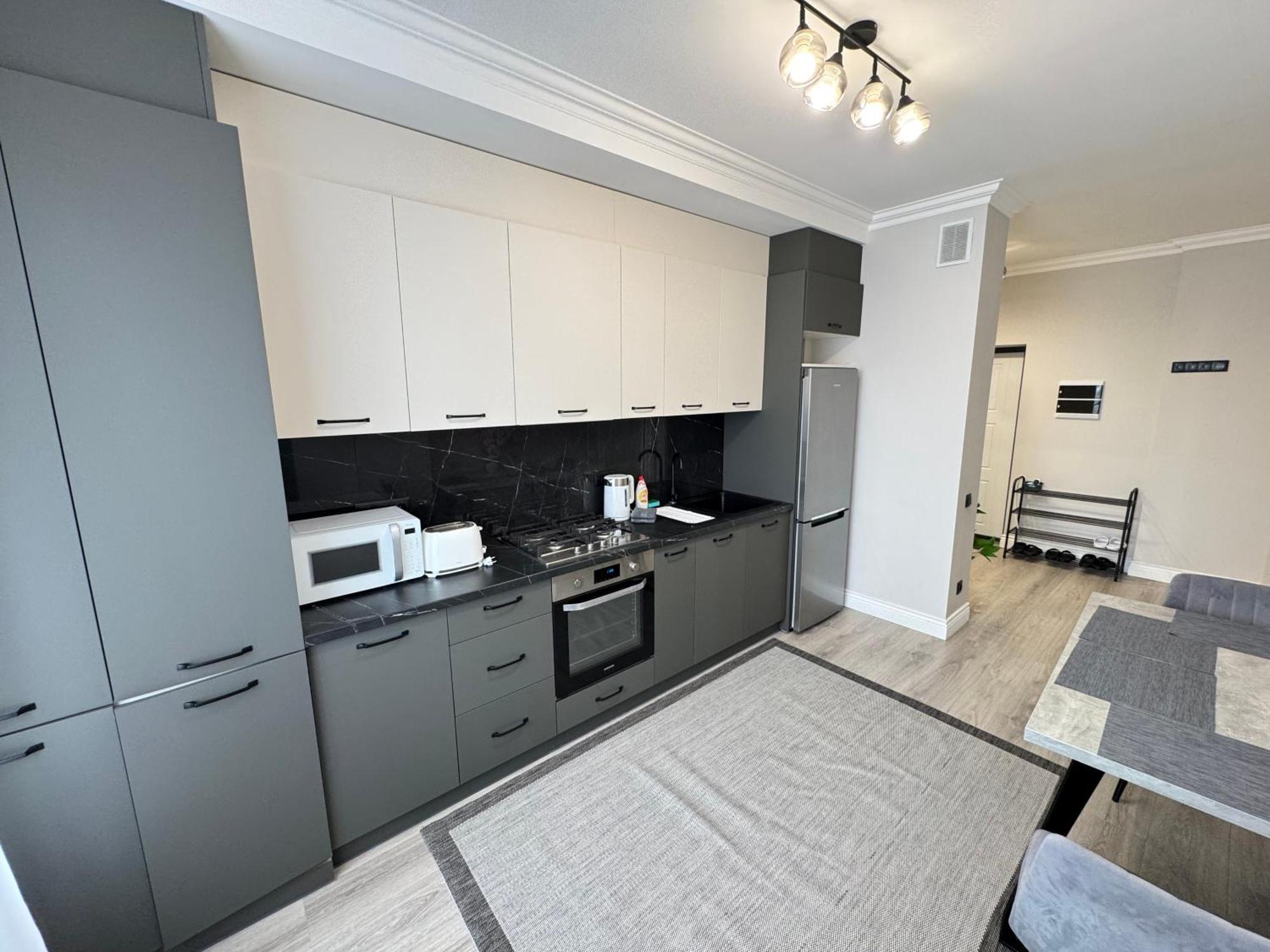 Two Bedroom Apartment In The Center, With Parking, Address Avram Iancu 32 Chişinǎu Buitenkant foto
