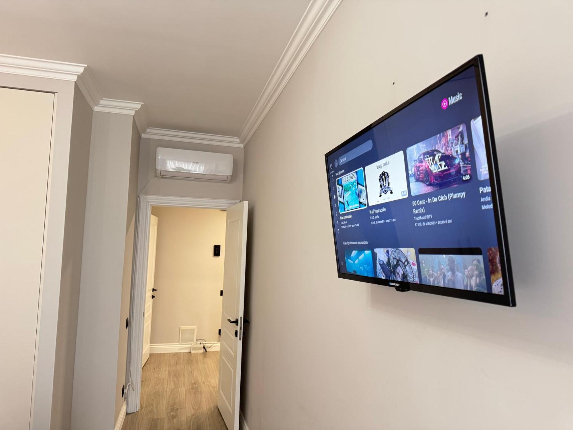 Two Bedroom Apartment In The Center, With Parking, Address Avram Iancu 32 Chişinǎu Buitenkant foto