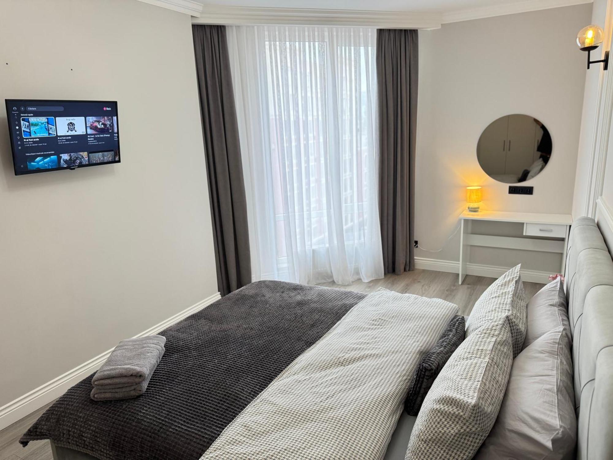 Two Bedroom Apartment In The Center, With Parking, Address Avram Iancu 32 Chişinǎu Buitenkant foto