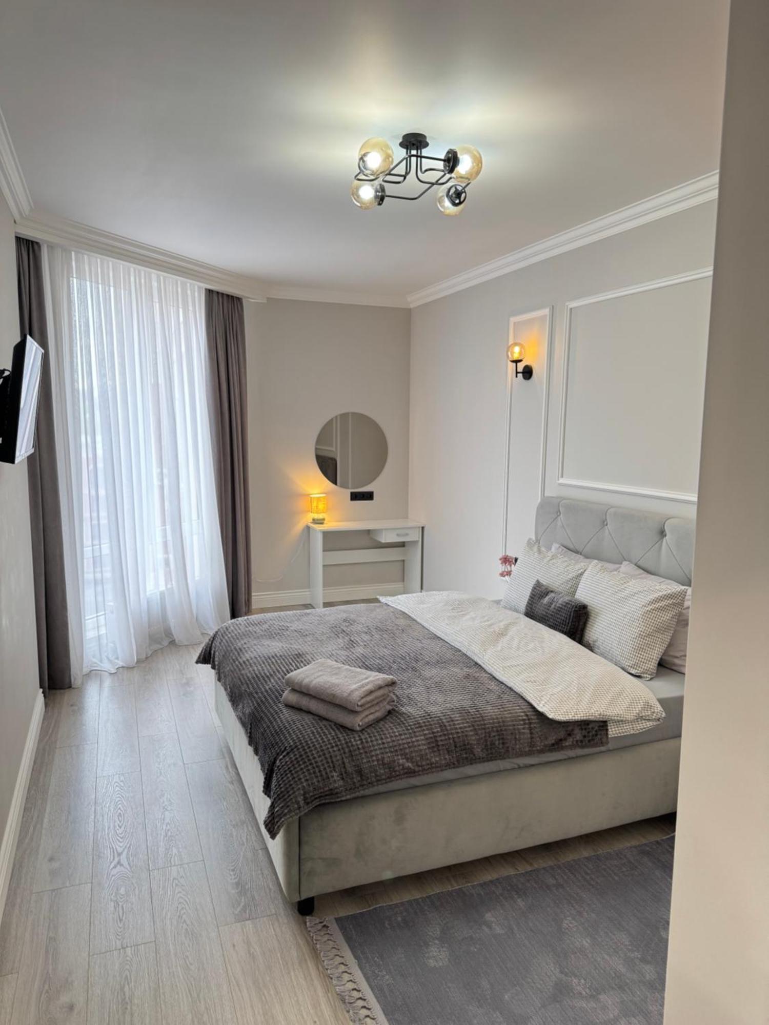 Two Bedroom Apartment In The Center, With Parking, Address Avram Iancu 32 Chişinǎu Buitenkant foto